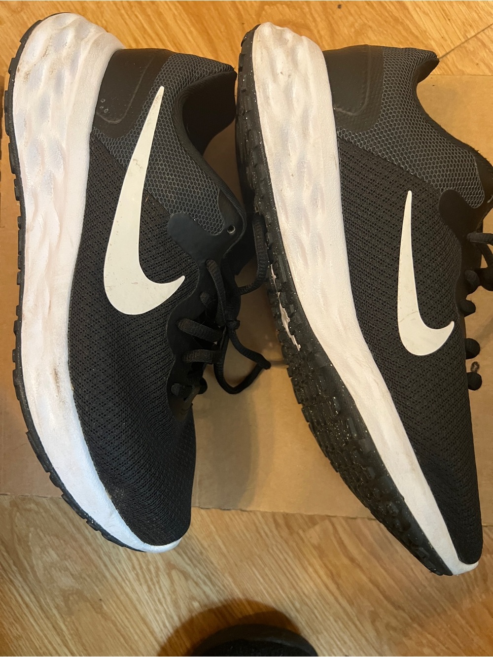 Nike Black and White Athletic Running Shoes